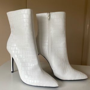 White crocodile booties with stiletto heel